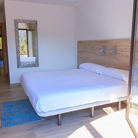 Hostal La Guineu Виладрау Экстерьер фото