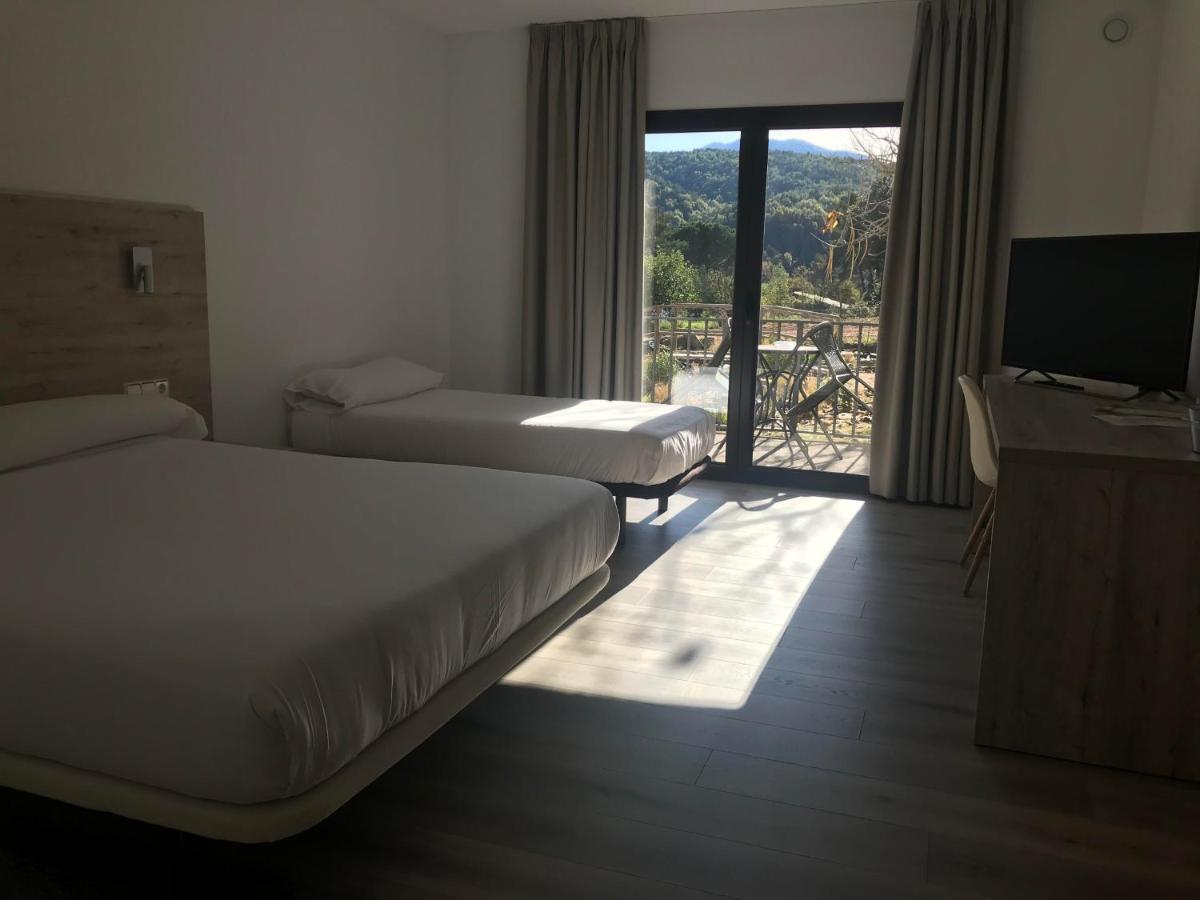 Hostal La Guineu Виладрау Экстерьер фото